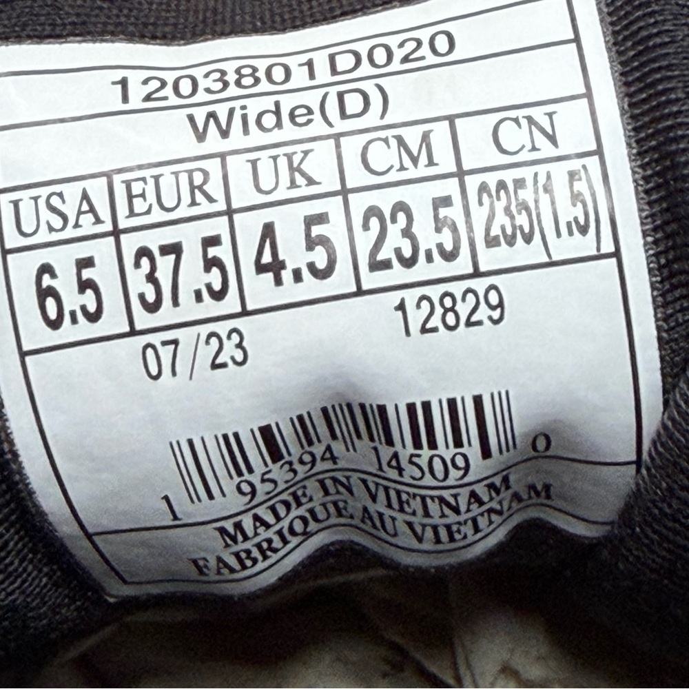Brooks Women's Ghost 15 Running Shoes Black Size 6.5 Wide - Picture 8 of 10